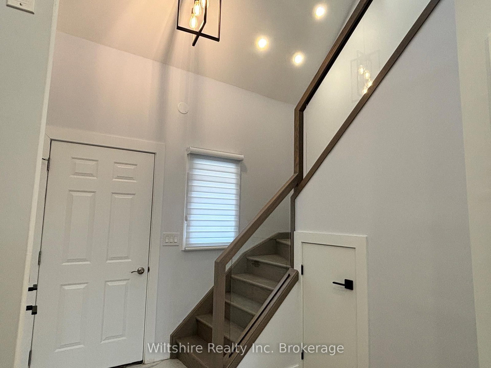 3 - 14 GLENDALE Drive, Tillsonburg 2