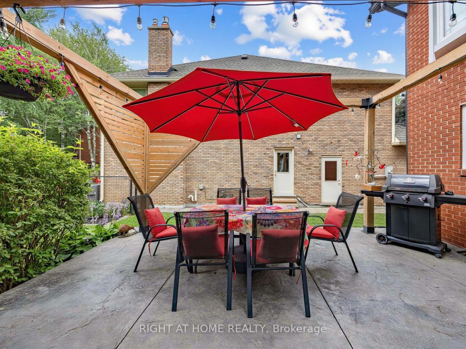 608 Highvalley Road • Hamilton, ON photo 39