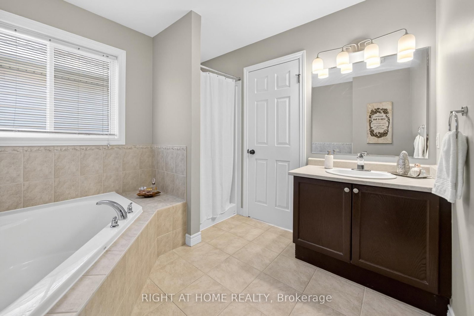 21 Mullin Drive • Guelph, ON photo 25