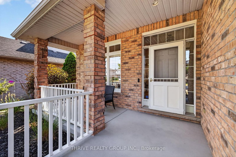 43 Mapleridge Crescent