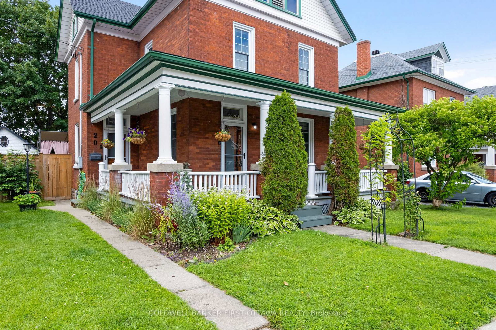 20 McEwen Avenue • Smiths Falls, ON photo 4