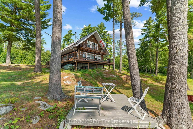 992 White Lake Shore North