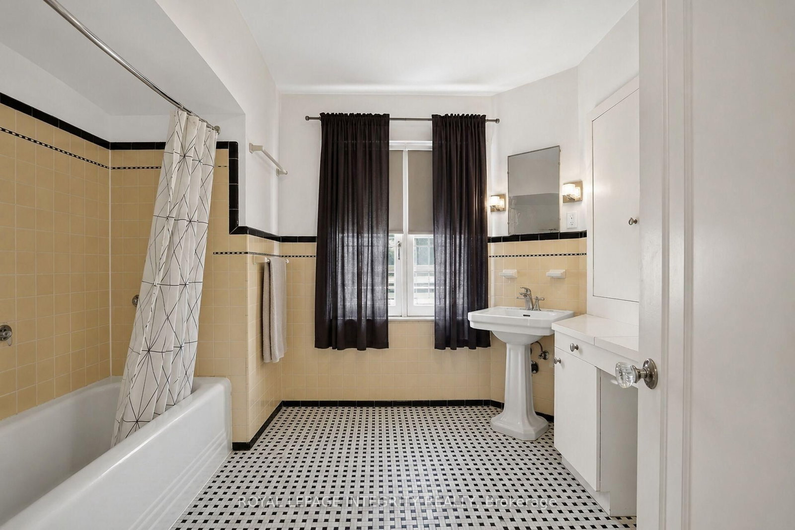 84 Riverdale Avenue • Ottawa, ON photo 24