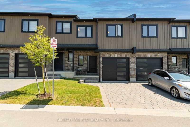 18 - 811 Sarnia Road