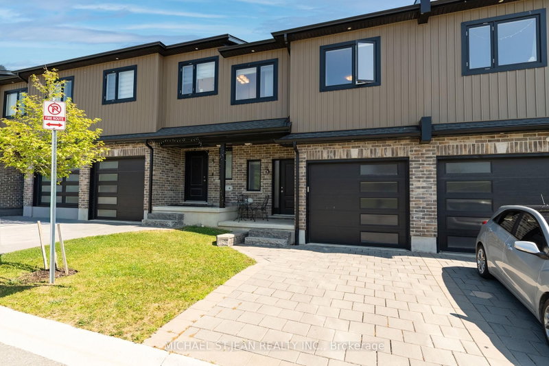 18 - 811 Sarnia Road