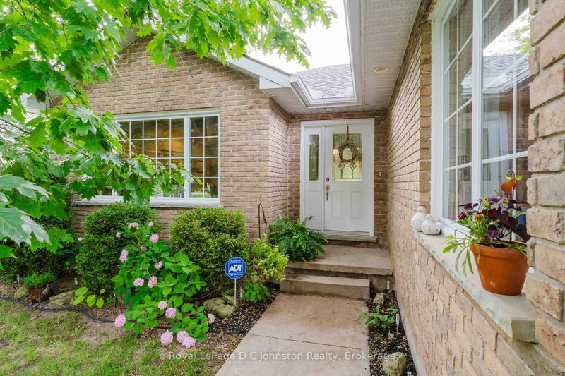 103 GRENVILLE Street N