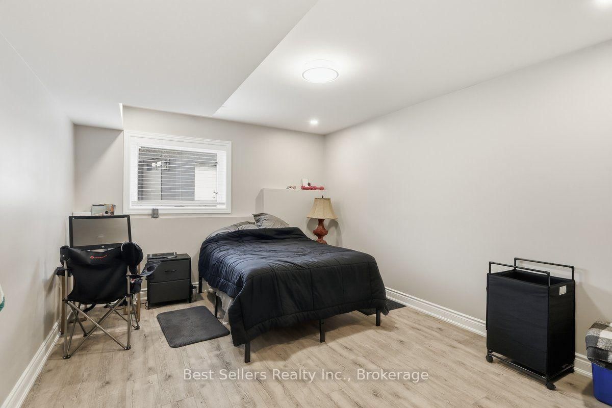 2 - 56 Florence Street W, Huntsville 5