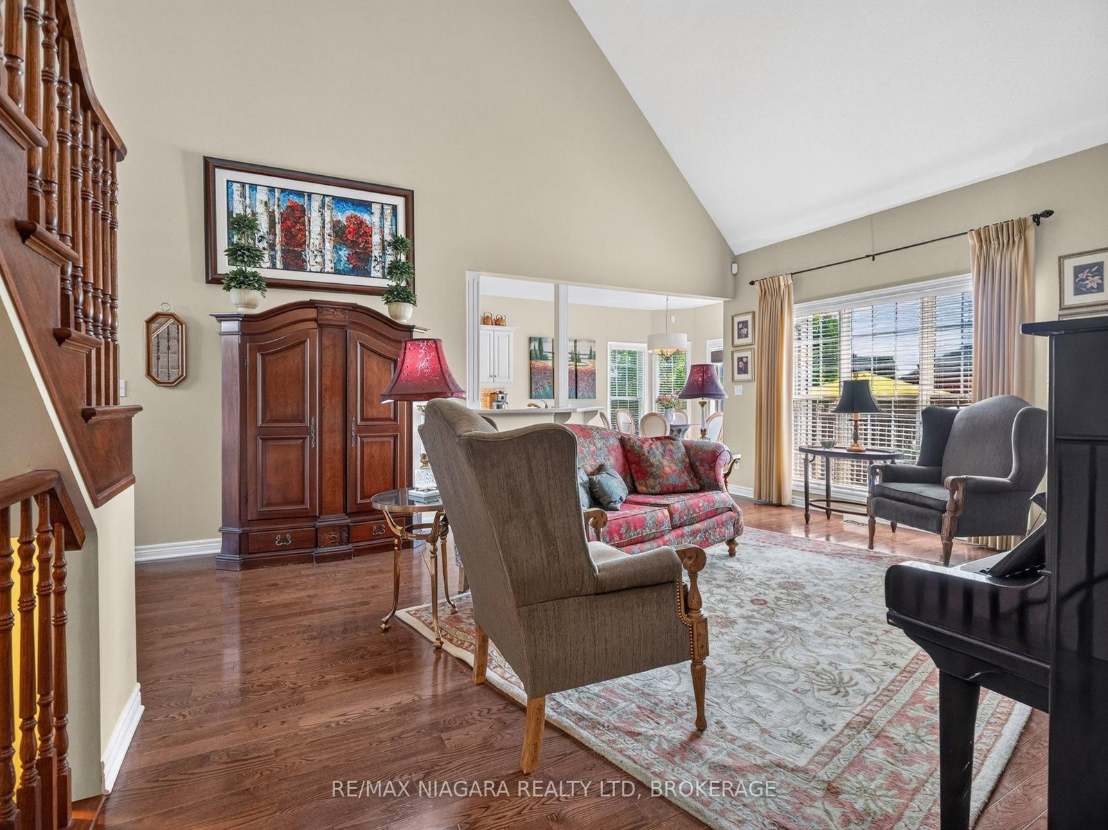 Listing Image 7