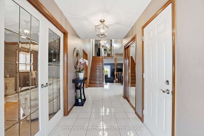 32 Highbury Dr photo 4