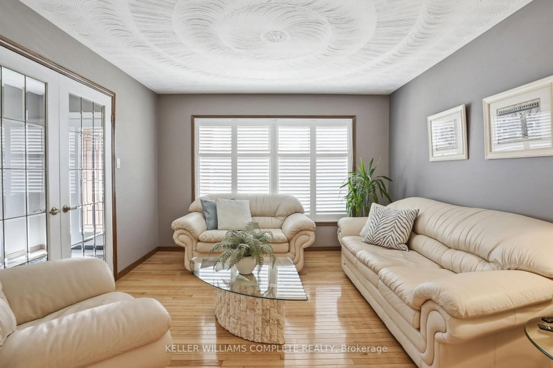32 Highbury Dr photo 5