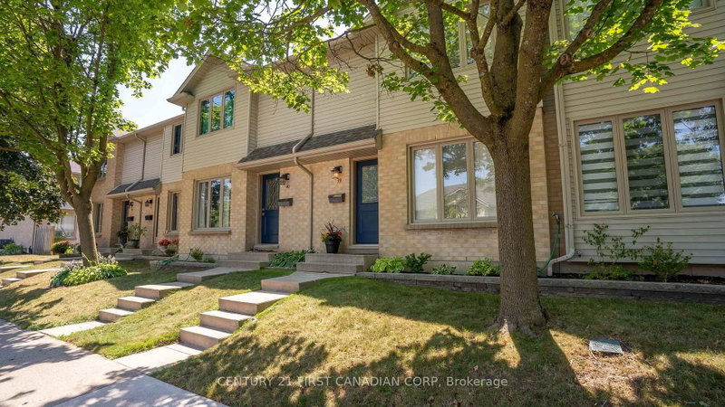 39 - 925 Lawson Road