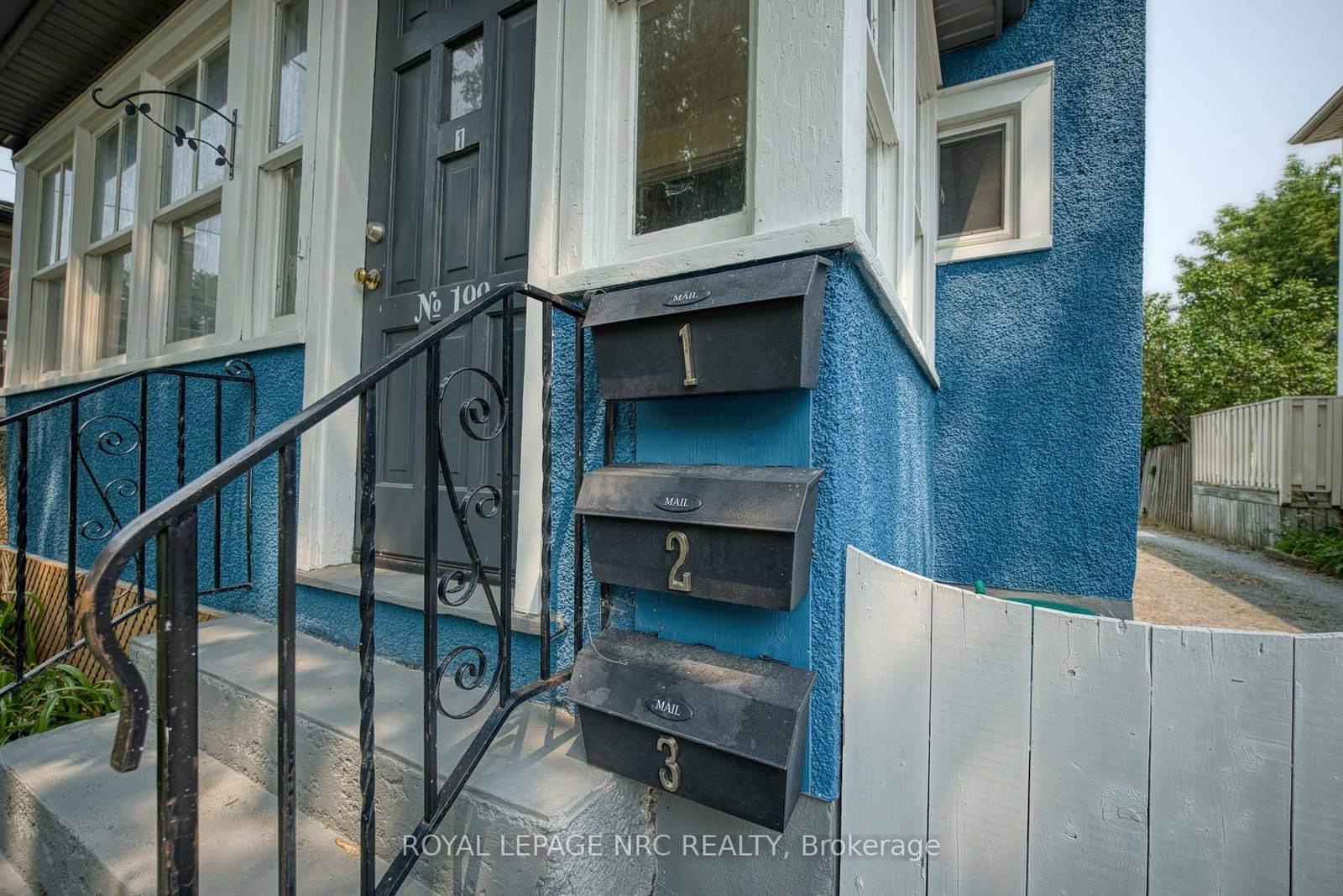 199 Russell Avenue • St. Catharines, ON photo 22