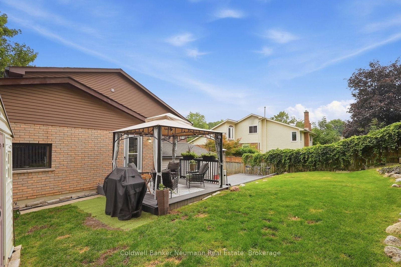 8 Pickwick Place • Guelph, ON photo 39