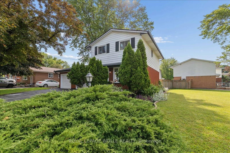 45 Arrowhead Crescent