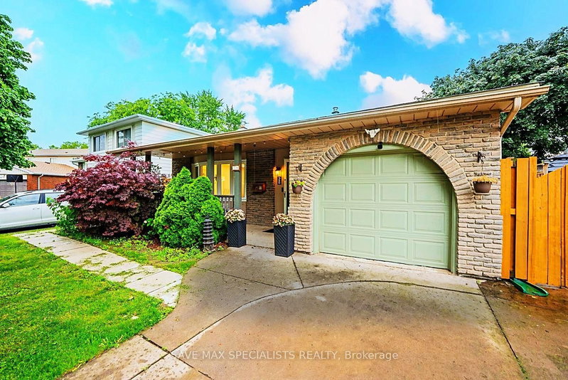 26 Fairington Crescent