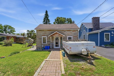 106 Bond St E - Photo 1