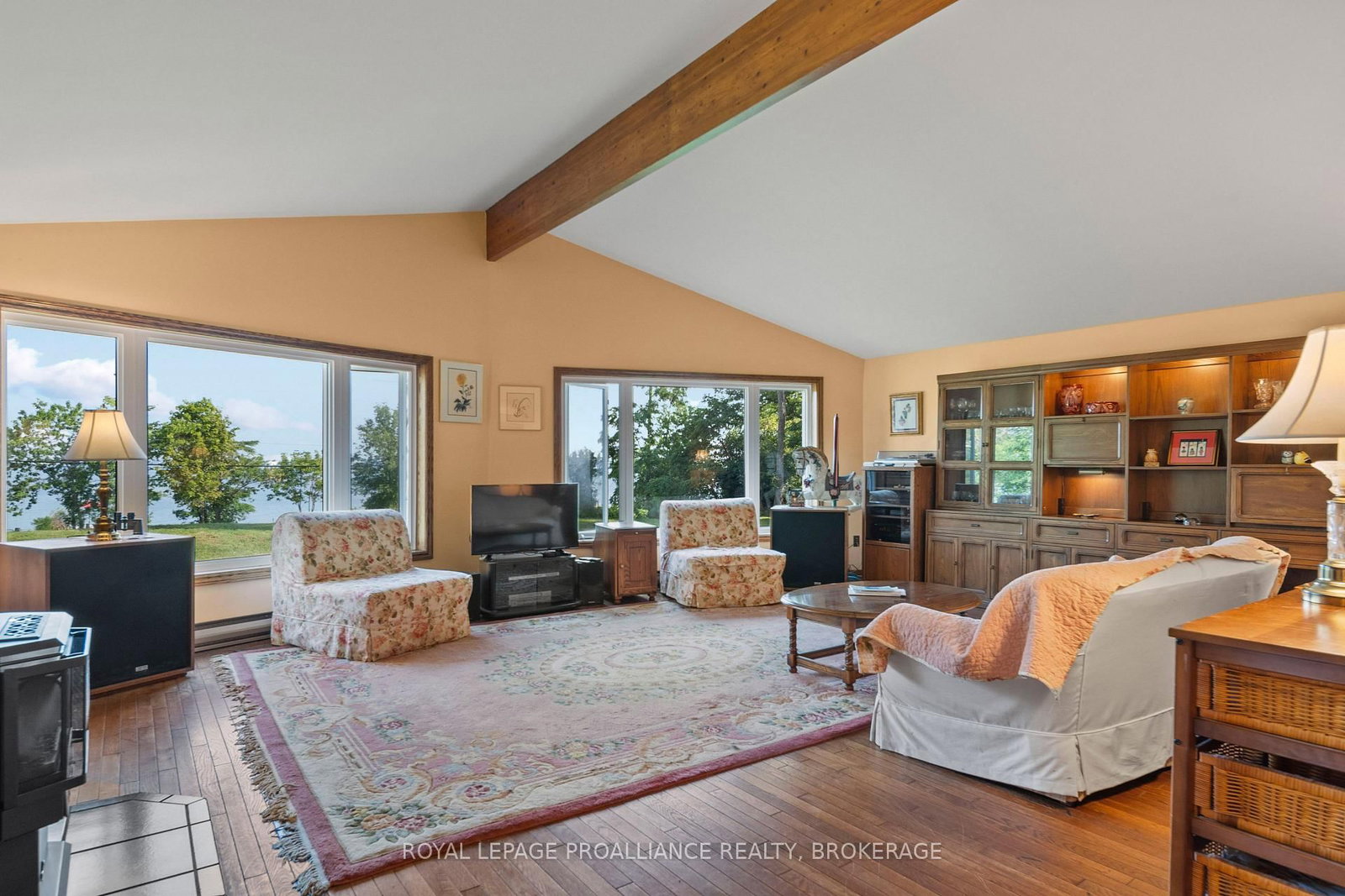 Listing Image 7