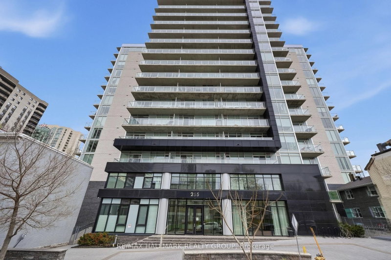 106 - 255 Bay Street