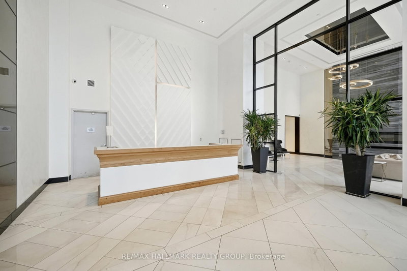 106 - 255 Bay Street