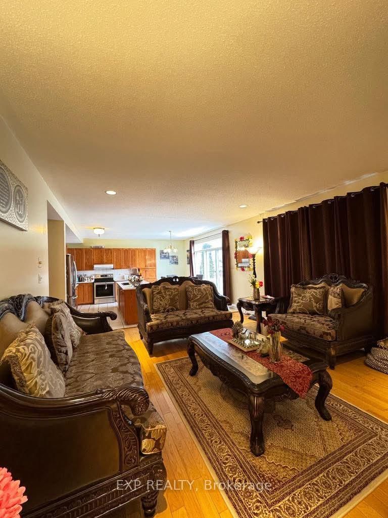 2086 Ricardo St photo 5