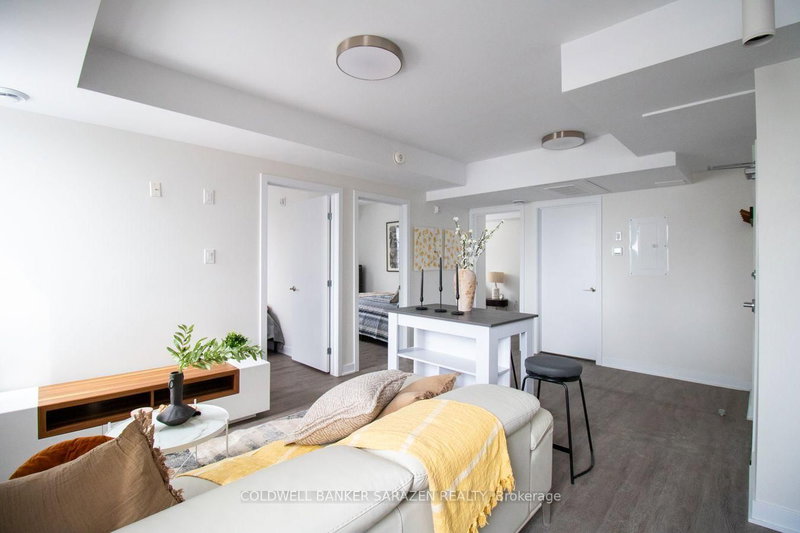 101 - 994 BRONSON Avenue