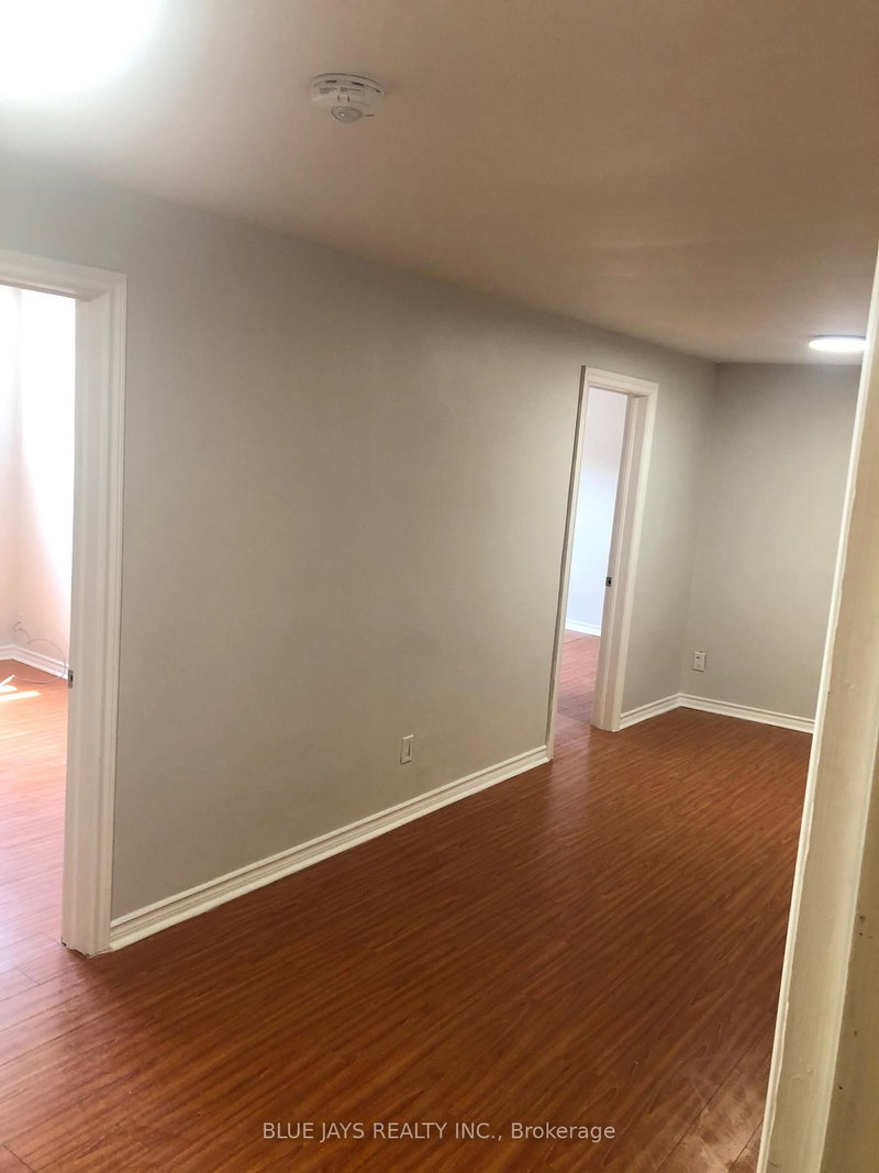 APT 2 - 60 Main Street E