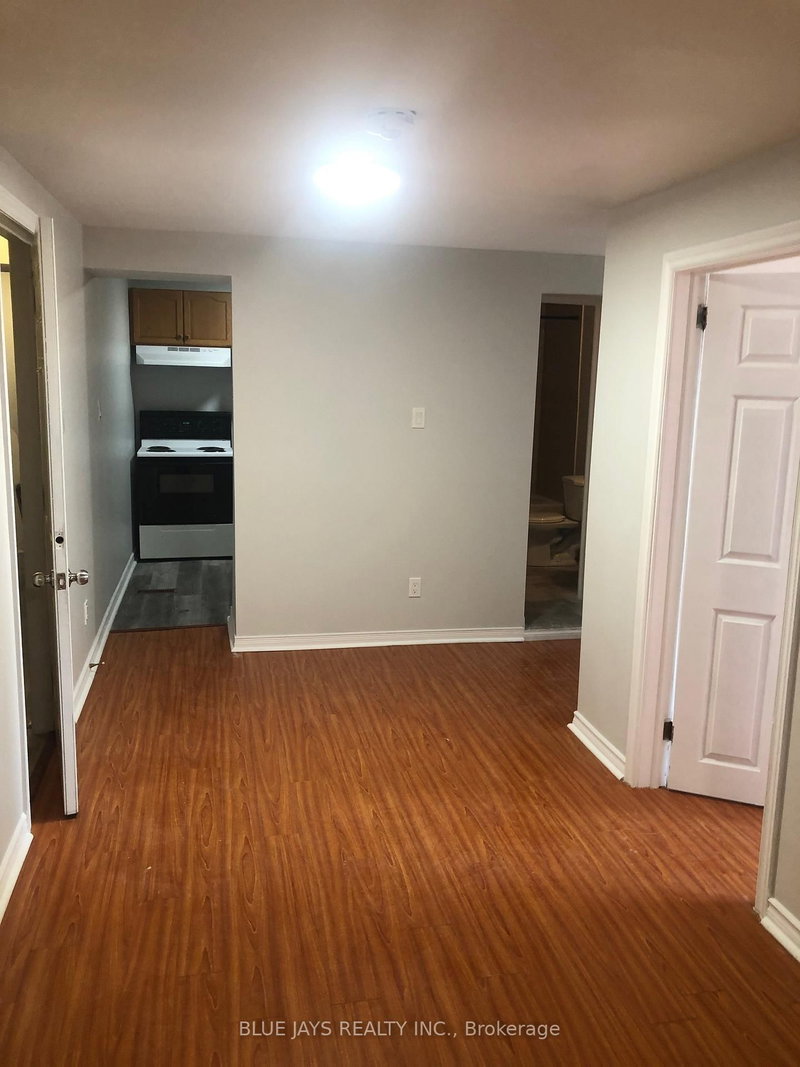 APT 2 - 60 Main Street E