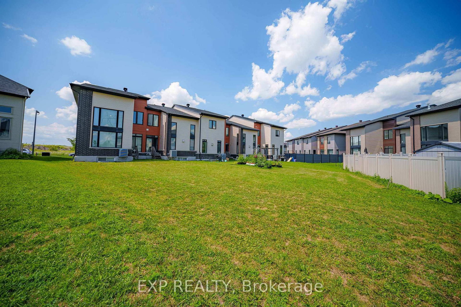 4954 E Abbott Street • Ottawa, ON photo 39
