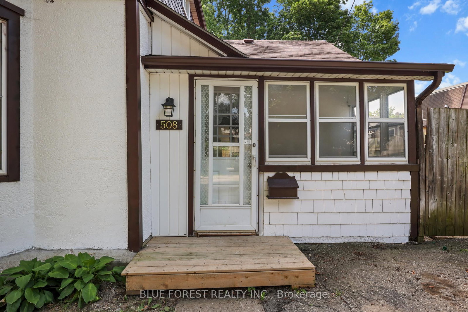 Listing Image 4