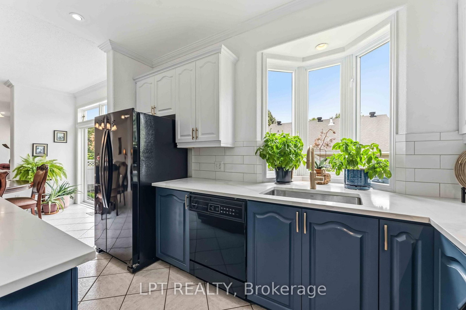 38 Crosspointe Avenue • Ottawa, ON photo 9