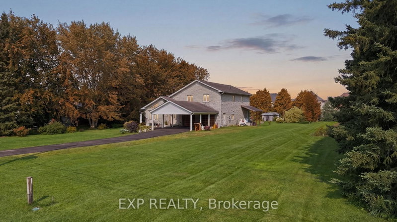 104 Sideroad 18 Road