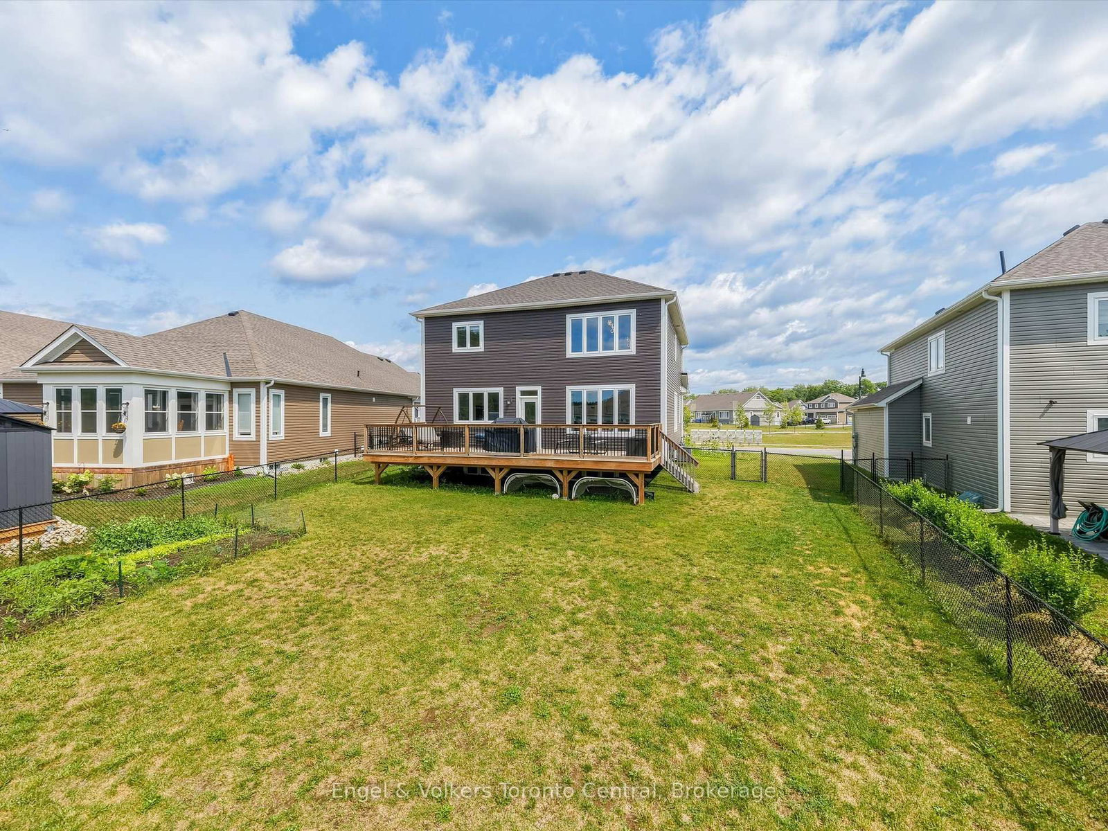 Listing Image 44