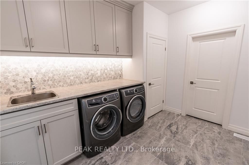 Detached House for sale at 21 Hudson Drive, Brant, Ontario, N3T 0V6 - Brantford Twp - MLS: X13615744