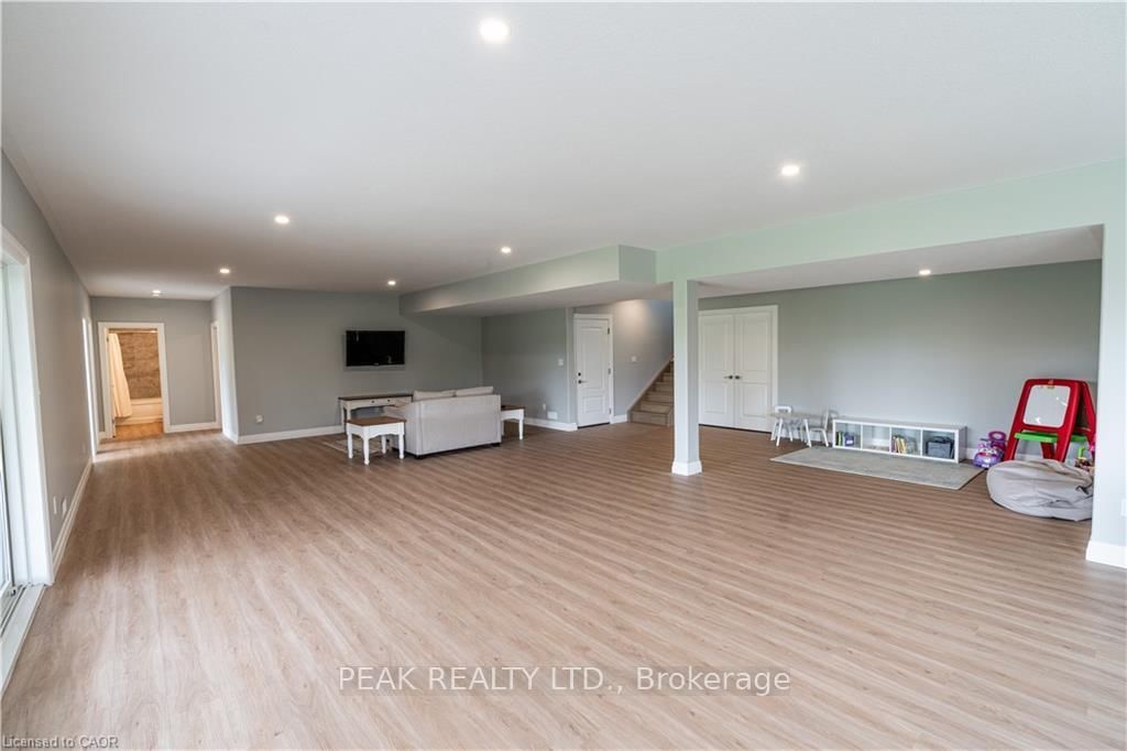 Detached House for sale at 21 Hudson Drive, Brant, Ontario, N3T 0V6 - Brantford Twp - MLS: X13615744