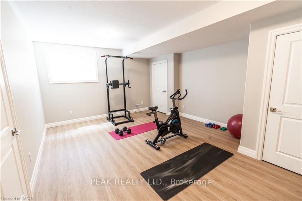 Detached House for sale at 21 Hudson Drive, Brant, Ontario, N3T 0V6 - Brantford Twp - MLS: X13615744