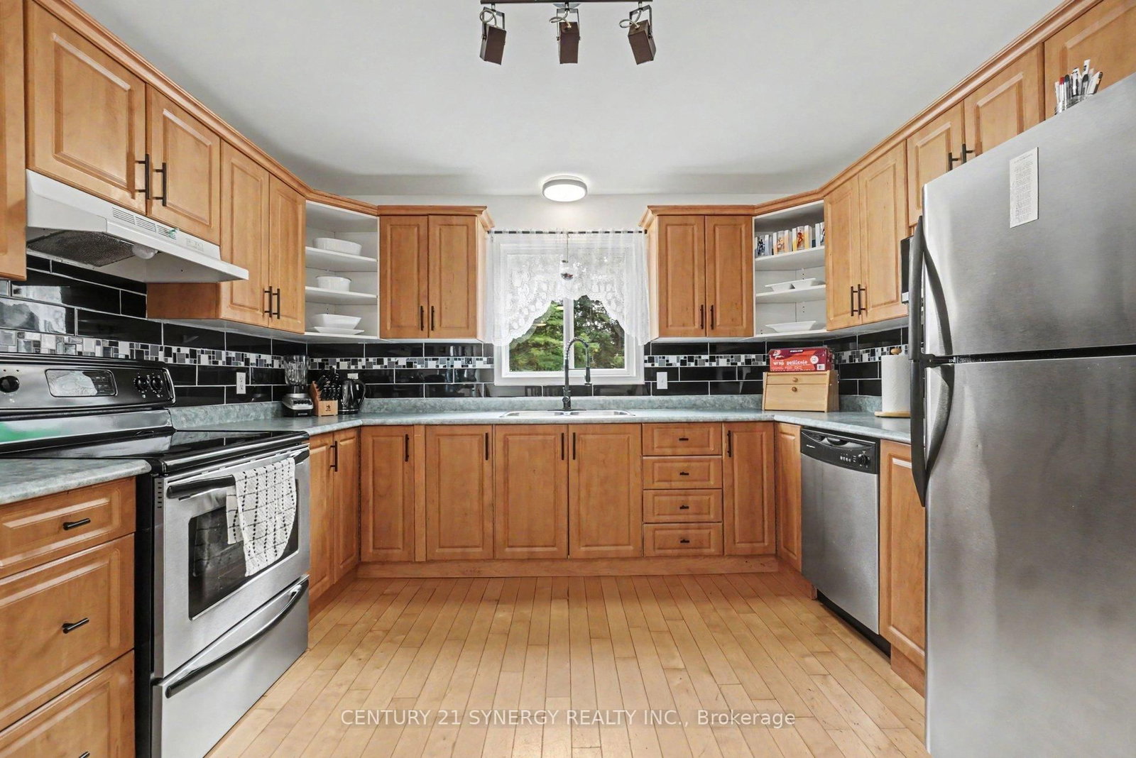 Listing Image 7