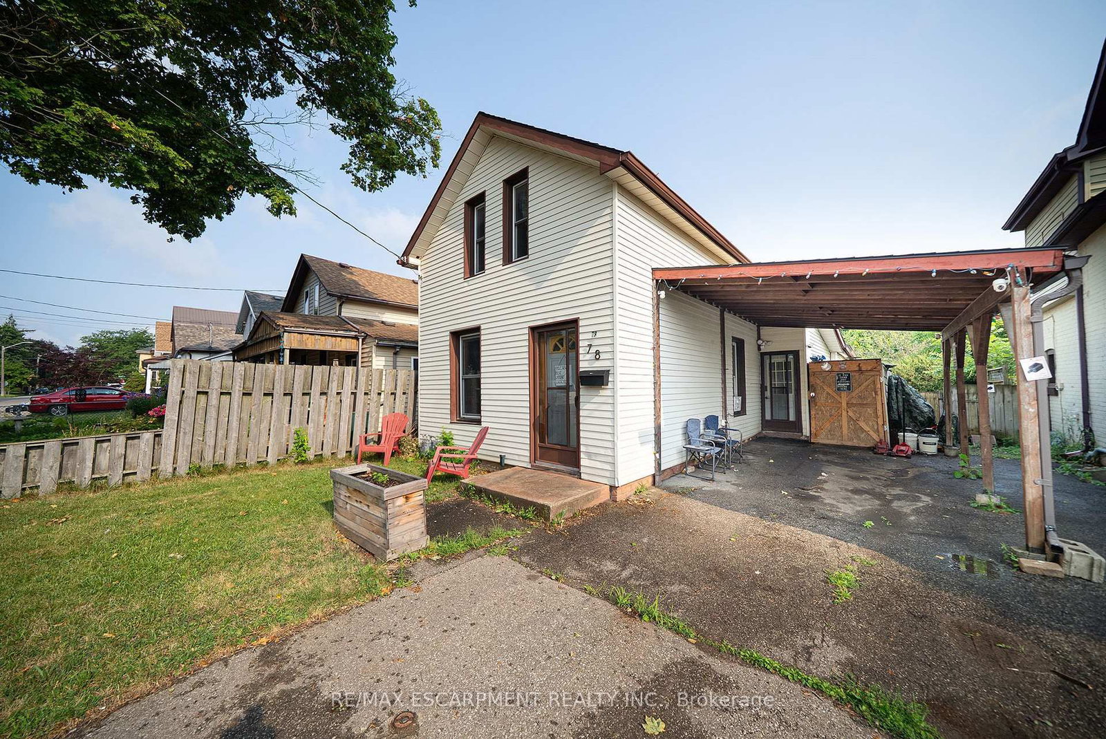 Listing photo 2