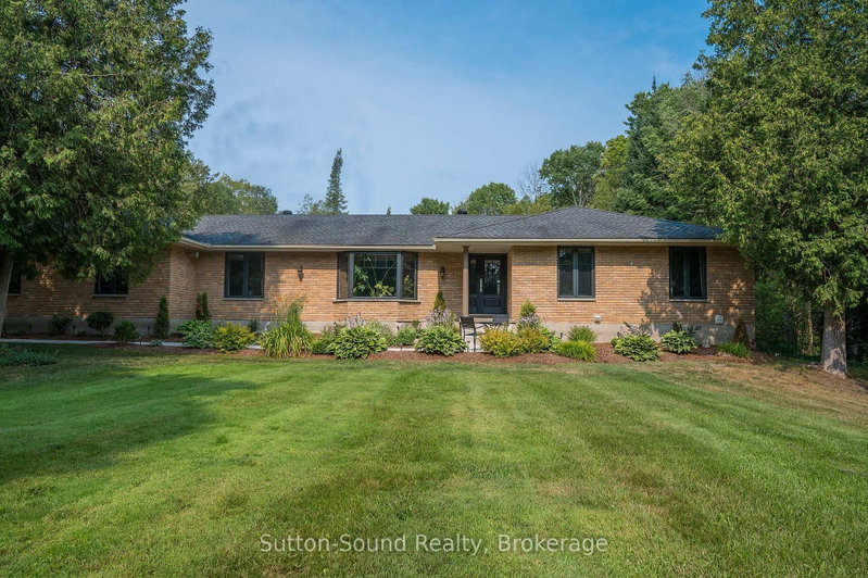 286 Balmy Beach Road N