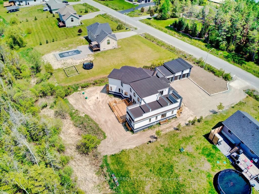 9 Rustlewood Avenue, Kawartha Lakes 3