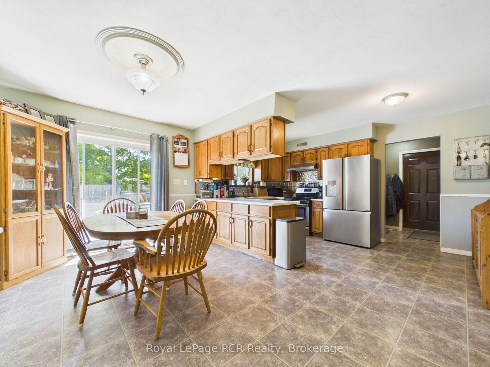 Listing Image 7