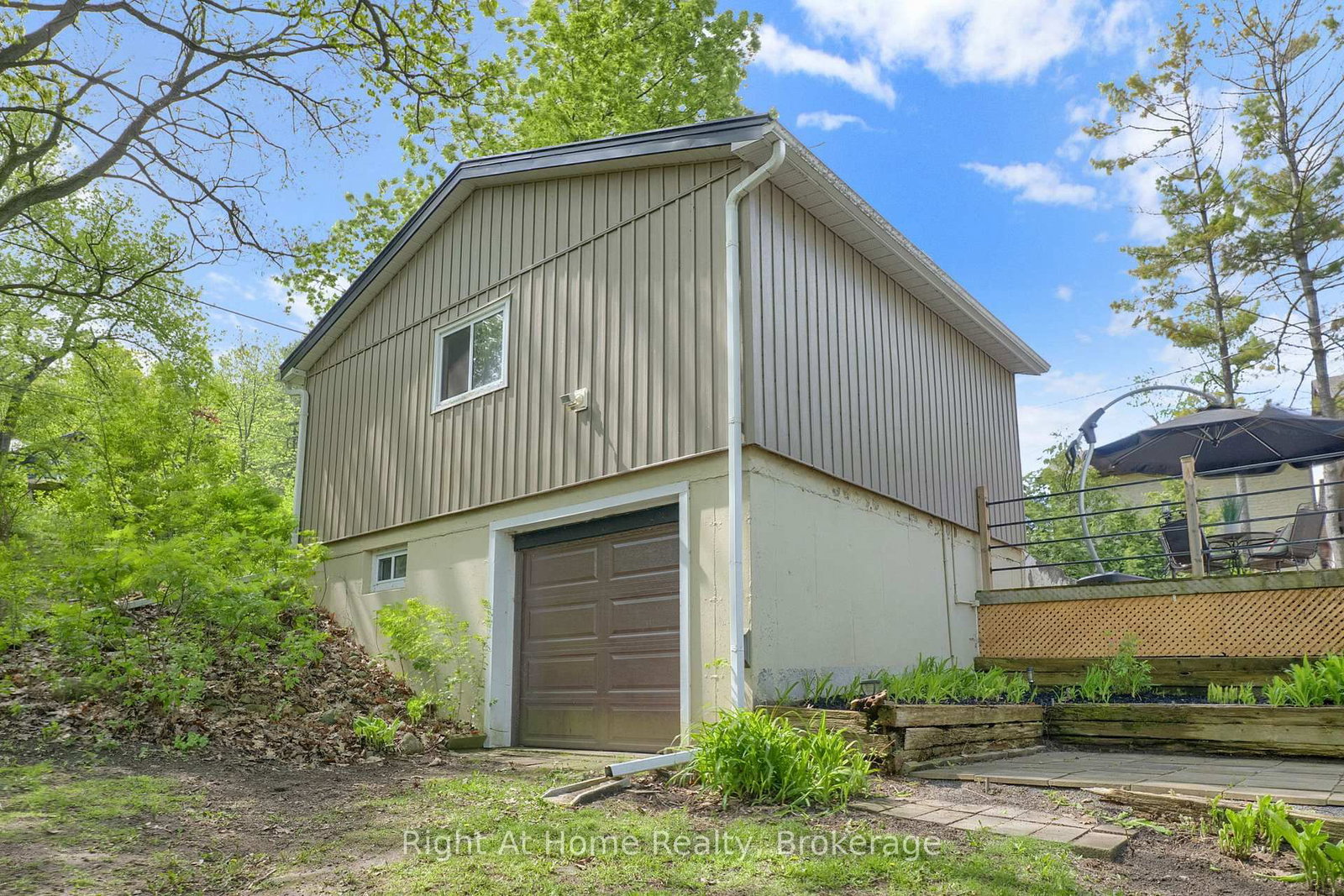 Listing Image 43