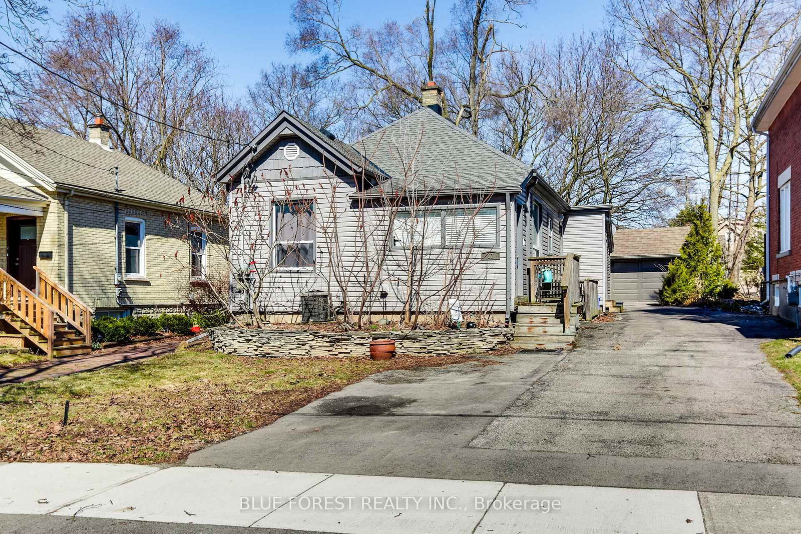 17 McDonald Avenue, London North