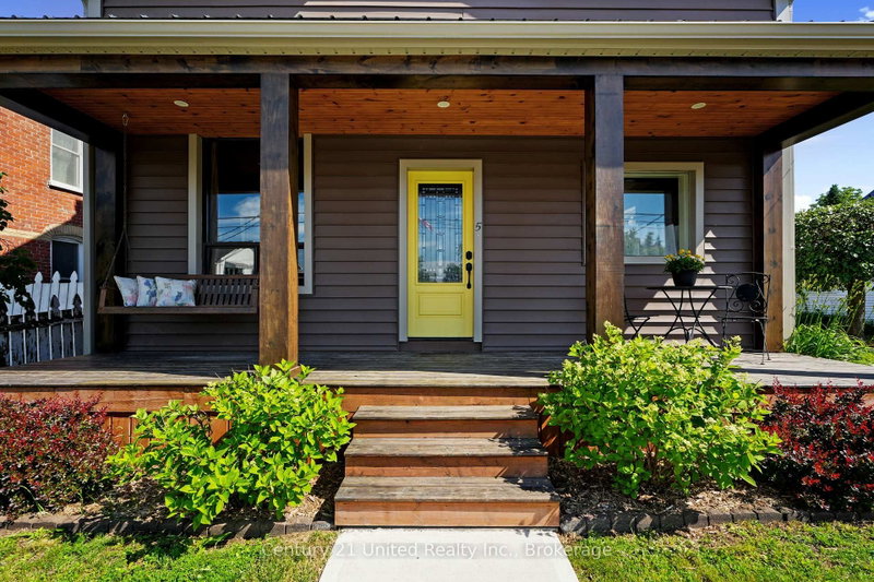 5 George Street E