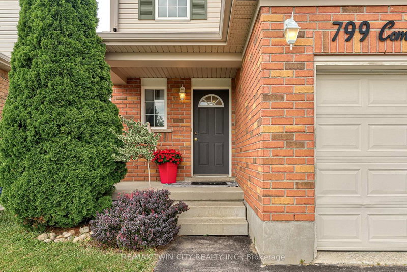 799 Commonwealth Crescent