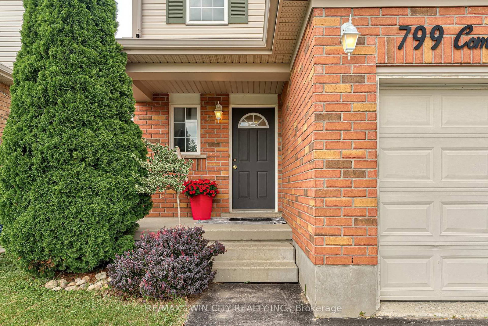 799 Commonwealth Crescent • Kitchener, ON photo 2