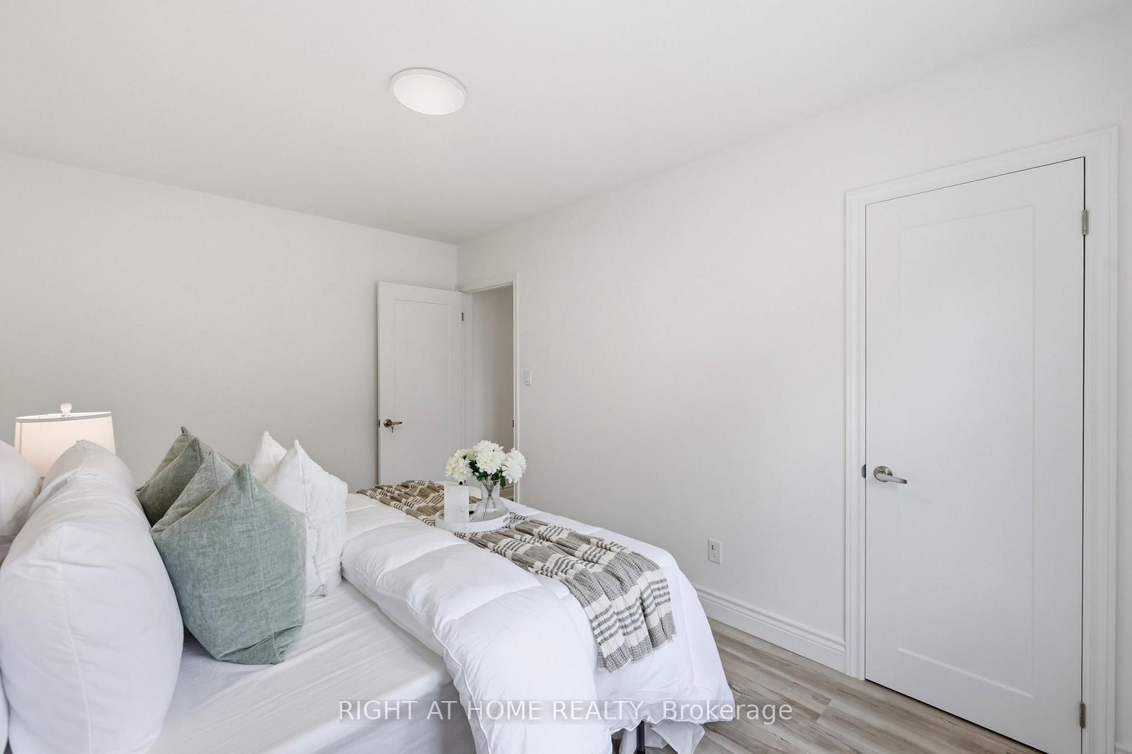156 E 36th Street • Hamilton, ON photo 18
