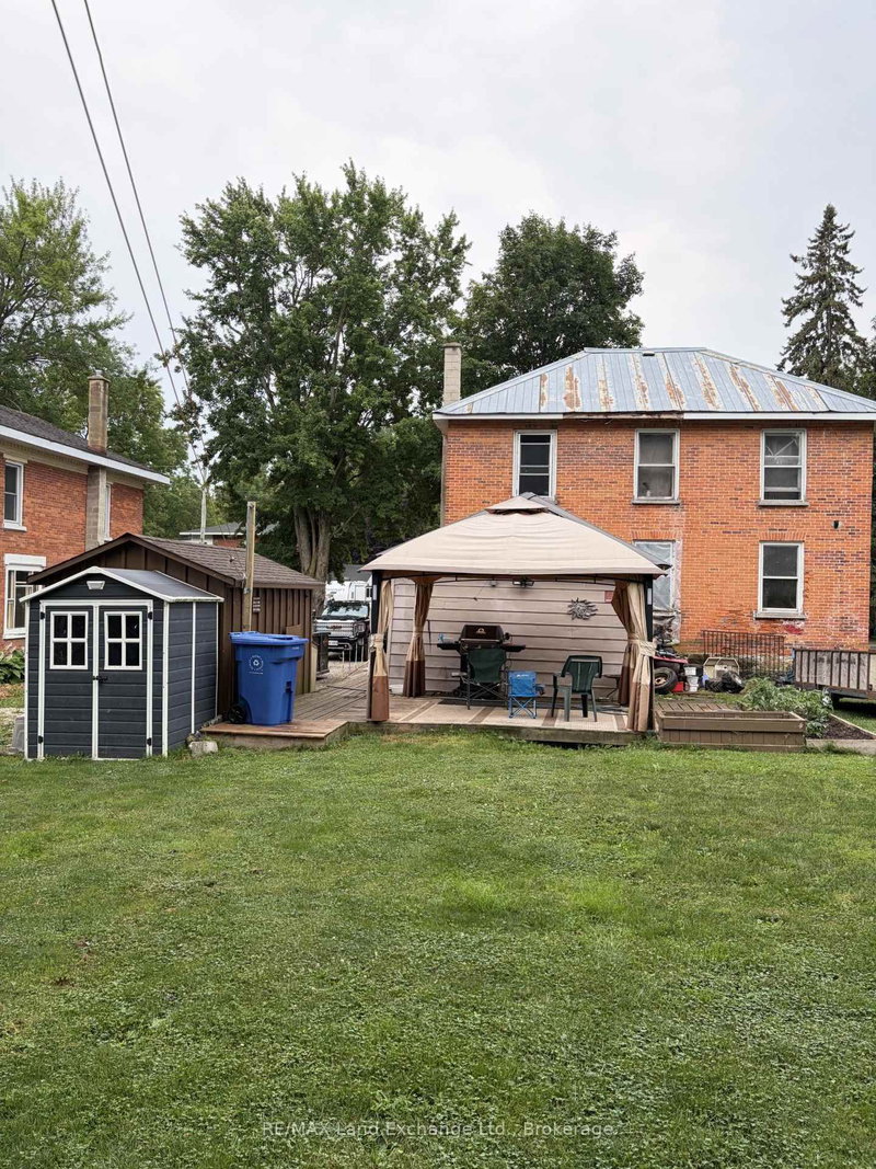 1064 Howick Street