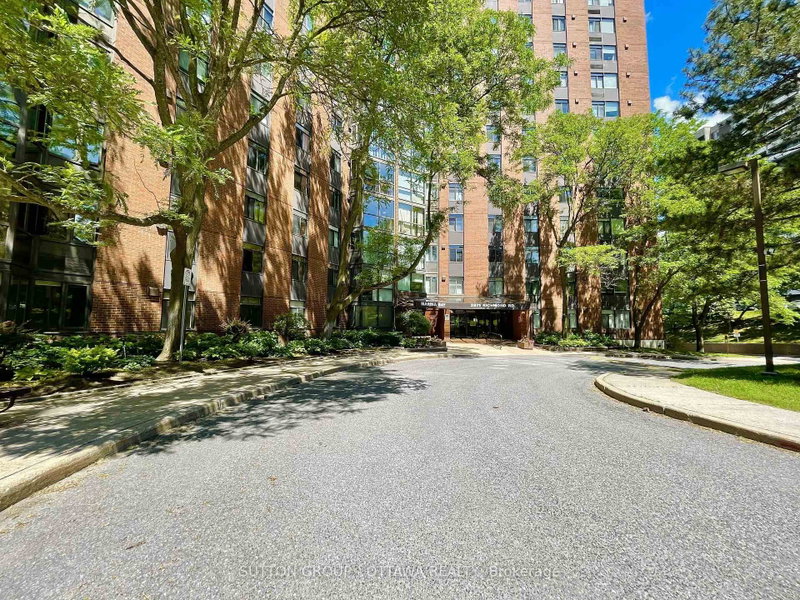 810 - 2871 Richmond Road