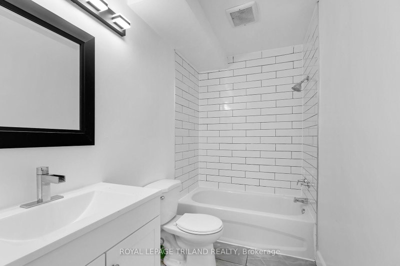 2 - 1566 Allen Place
