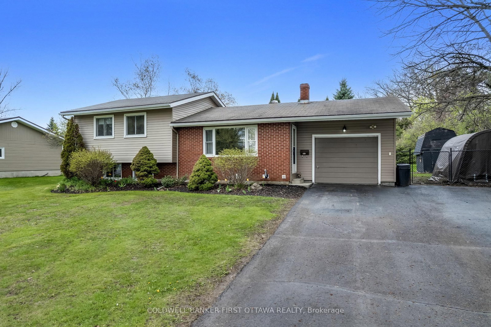 Detached House sold at 114 Morris Road, Drummond/North Elmsley, Ontario, K7H 3A8 - Drummond N Elmsley (Drummond) Twp - MLS: X13617742